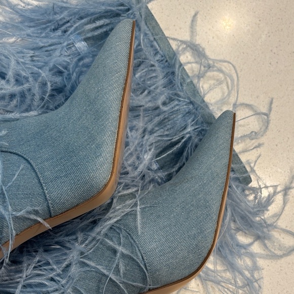 Steve Madden Light Blue Feathered Boots - Picture 10 of 14